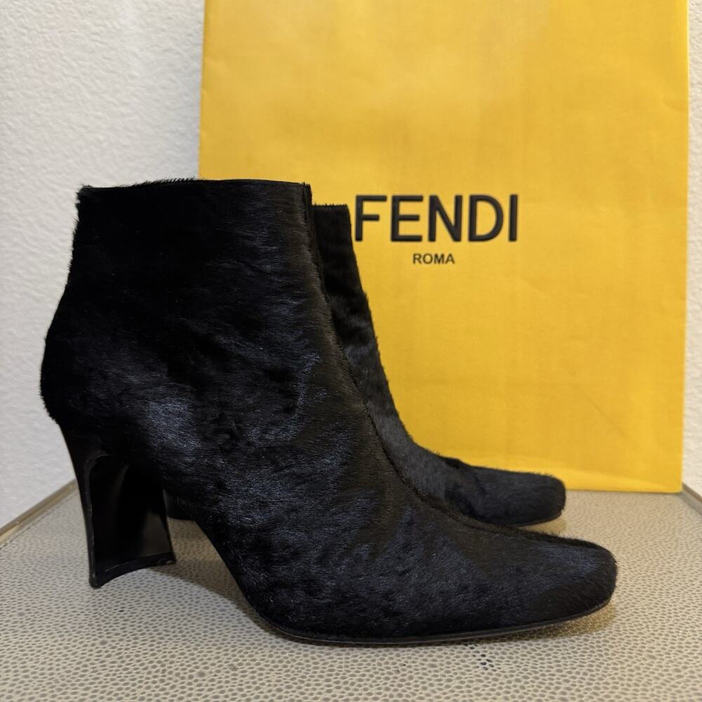 Fendi Women's Black Calf Hair Fur Curve Heel Ankle Boots size 8 M VTG